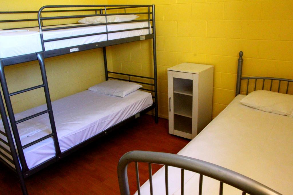Hostel Caloundra Backpackers Zimmer foto